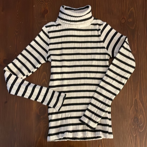 Zara Striped Turtle neck for girls size 9-10 - Picture 6 of 6